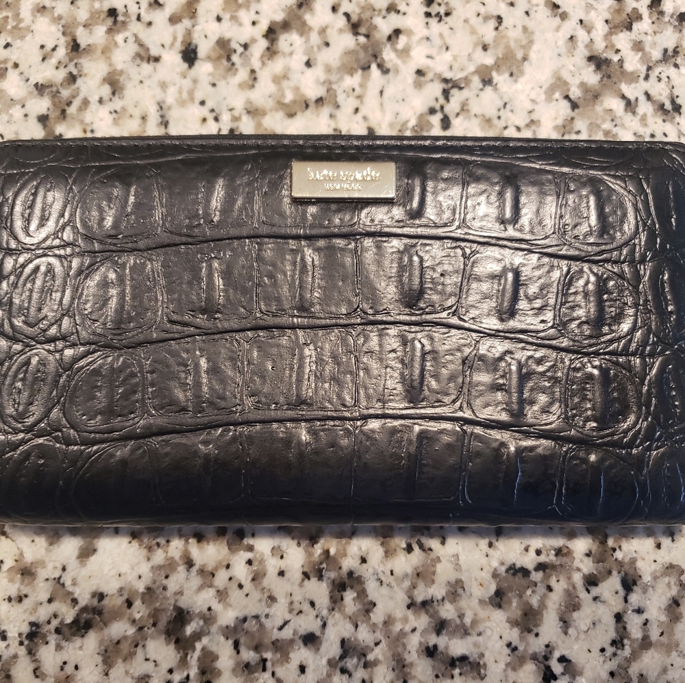 Kate Spade Zip Around Wallet